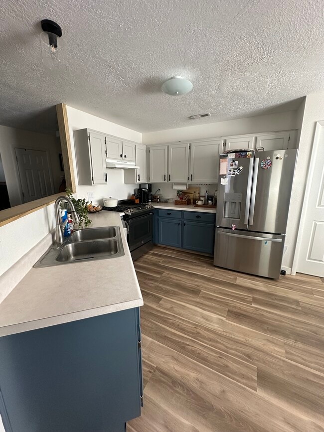 Photo - 1097 N Cedar Blvd