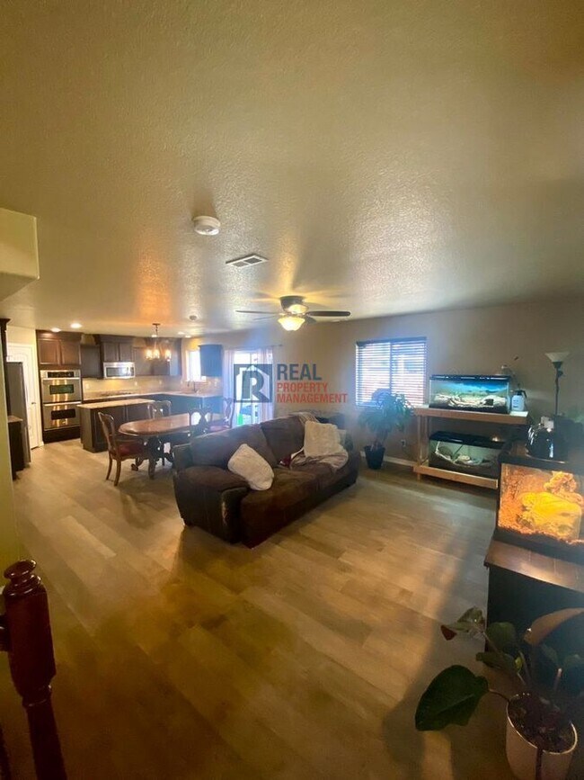 Photo - 3853 Falconry Dr