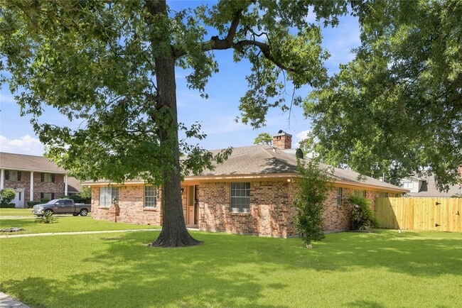 Photo - 339 Connaught Way