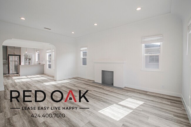 Building Photo - 330 N Genesee Ave Unit 330 1/2