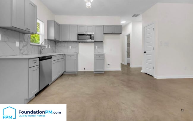 Photo - 1374 Dow Pl