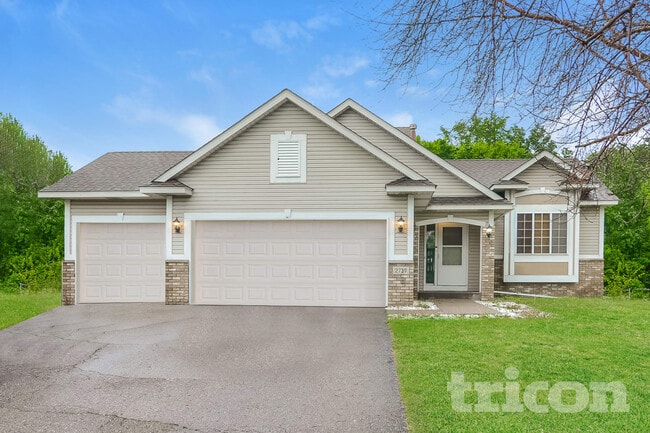 Building Photo - 2739 Zumbrota Cir NE