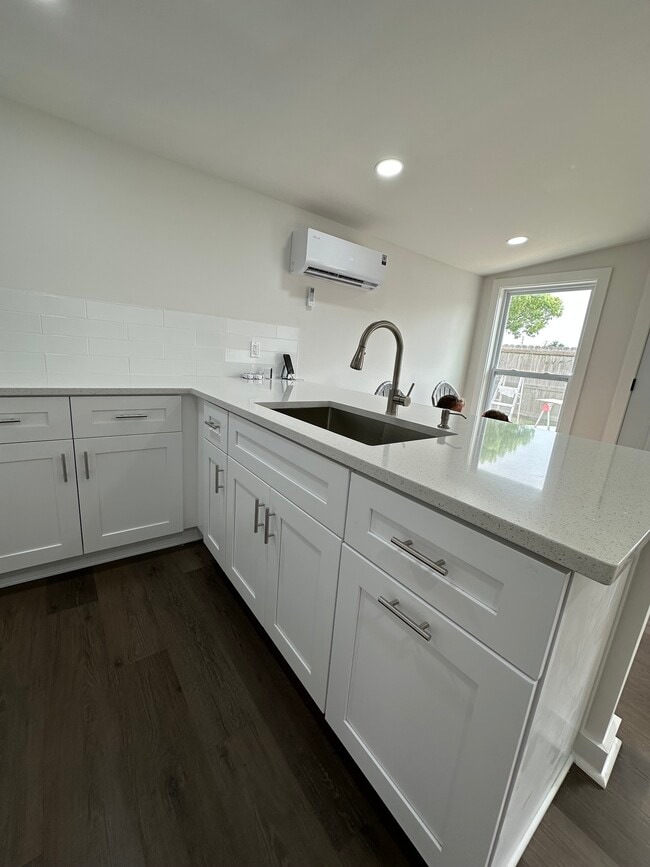 Photo - 4011 W 24th St