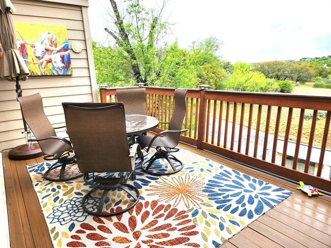 Photo - 304 Hi There