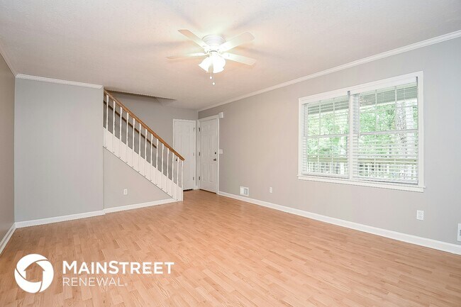 Photo - 220 Carmichael Rd