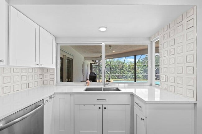 Photo - 1039 NW 8th St