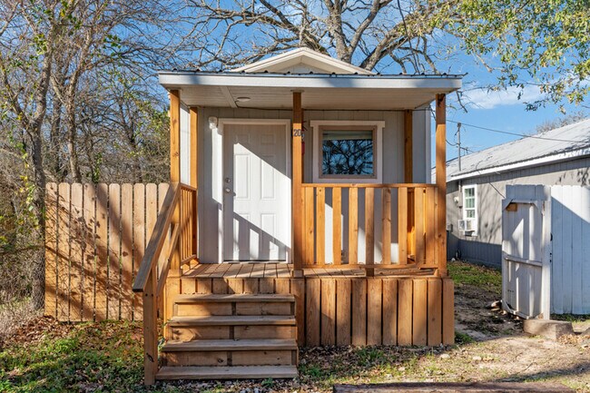 Building Photo - 720 Pritchett Ln