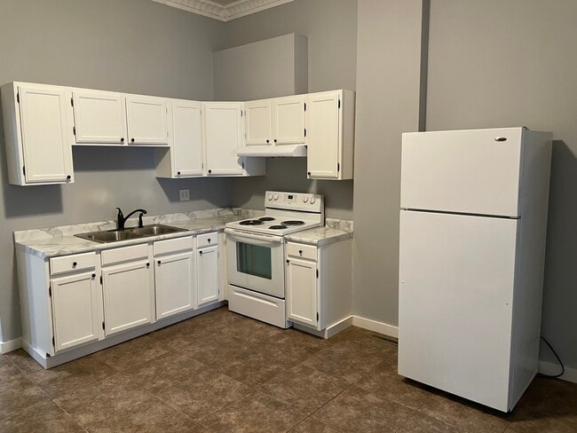 Building Photo - 1124 Locust St Unit 1 Rental