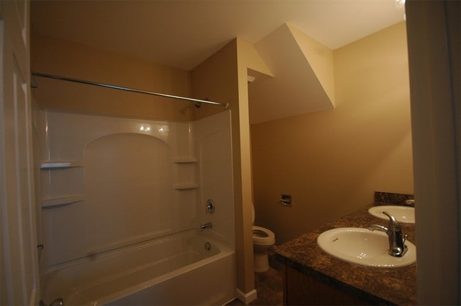 Photo - 11 S Summit St Unit 1