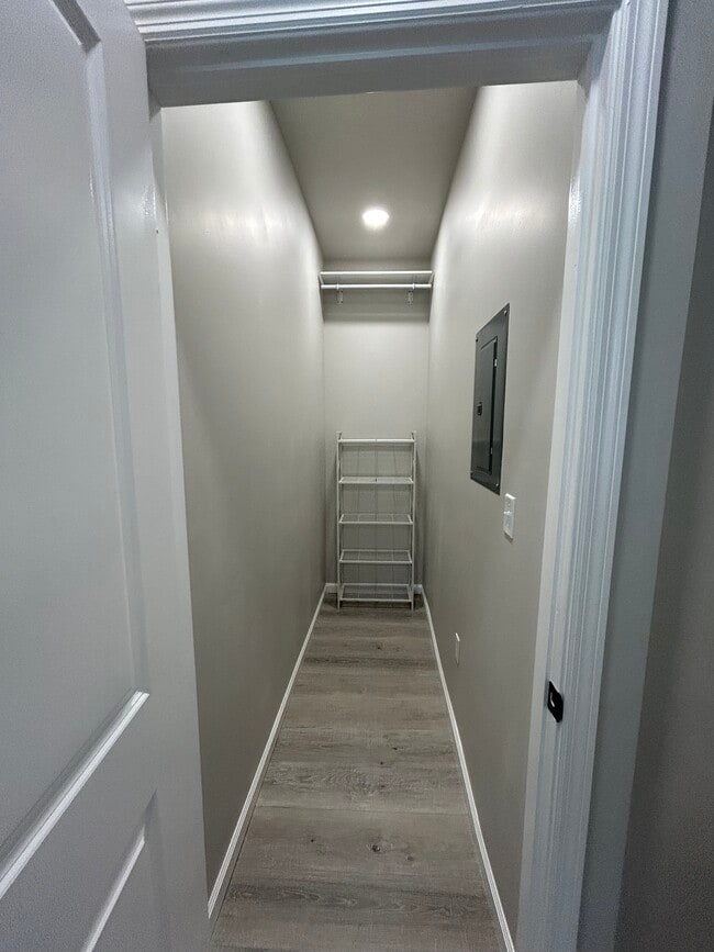 Photo - 1 Caroline Ave Unidad 2