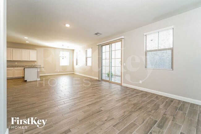 Photo - 251 N Sunrise