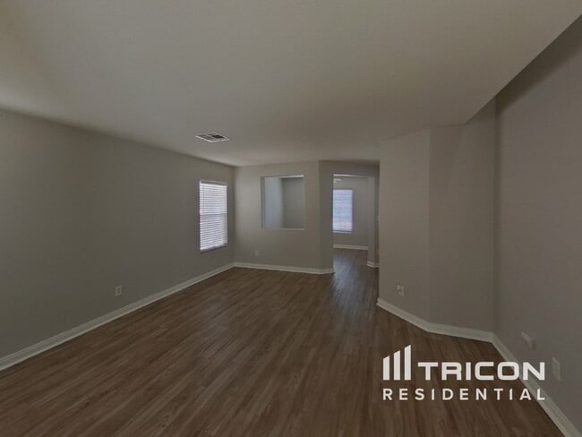 Photo - 697 Wallington Estate St