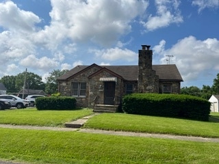 Building Photo - 209 E Oak St