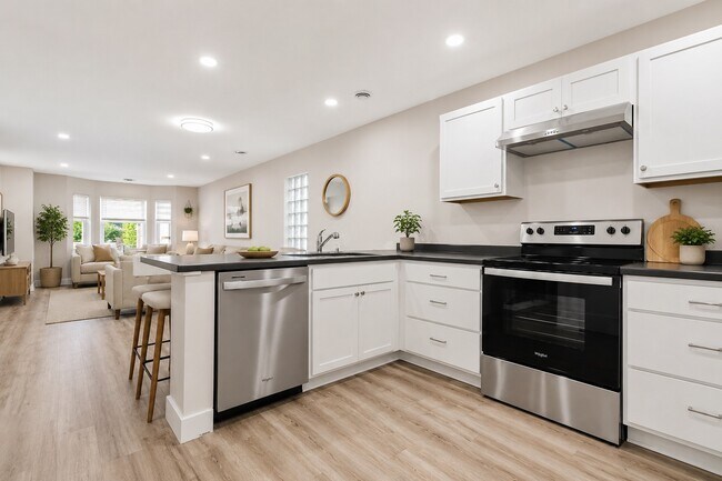 Photo - 1707 W State St