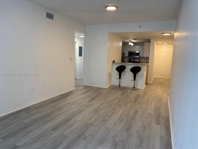 Photo - 185 SE 14th Terrace Unidad 603