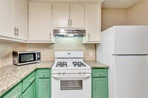 Photo - 9721 Holly Springs Dr