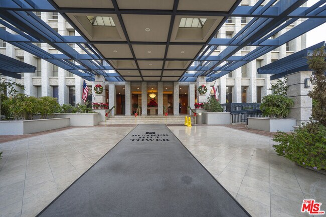 Building Photo - 800 W 1st St Unit 2110