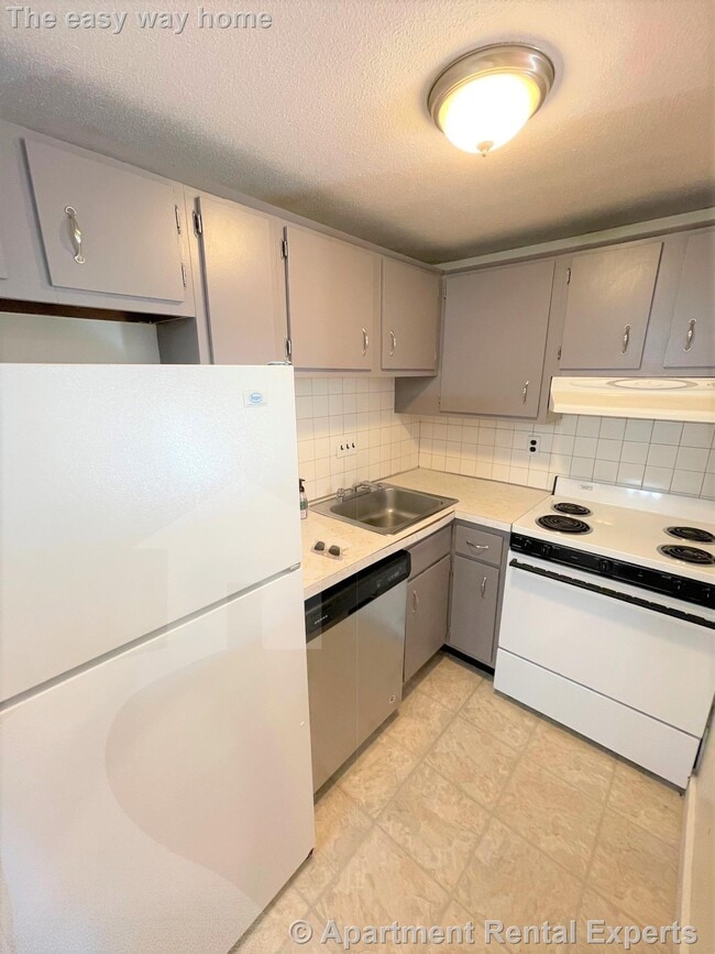 Photo - 102 Alpine St Unit #2