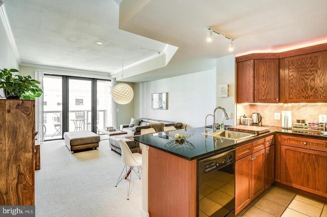 Building Photo - 616 E St NW Unit 1221 Rental