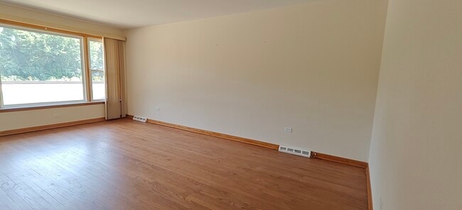 Photo - 10824 S Sacramento Ave