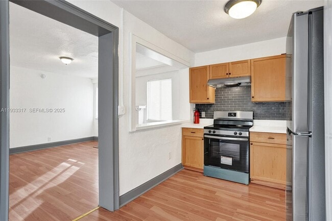 Photo - 249 SW 4th St Unit 1