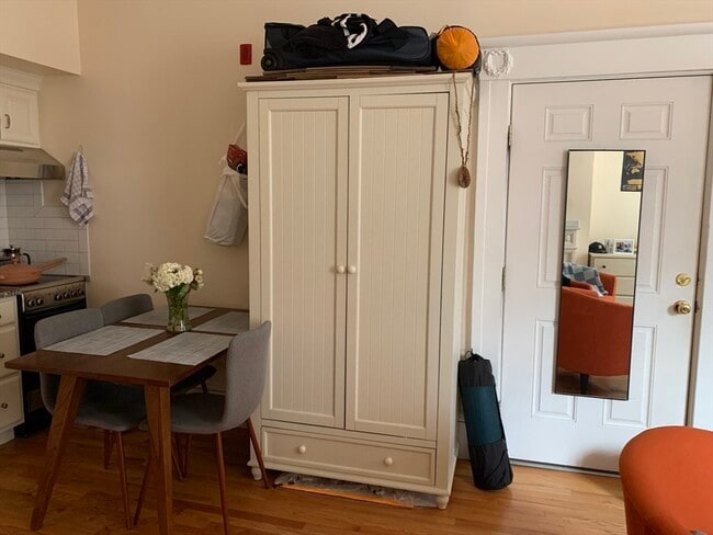 Photo - 105 Pinckney St Unit 2