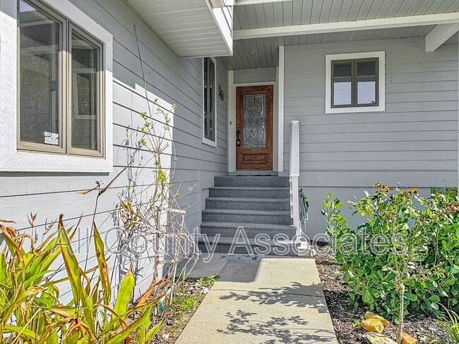 Photo - 1007 S Pointe Alexis Dr