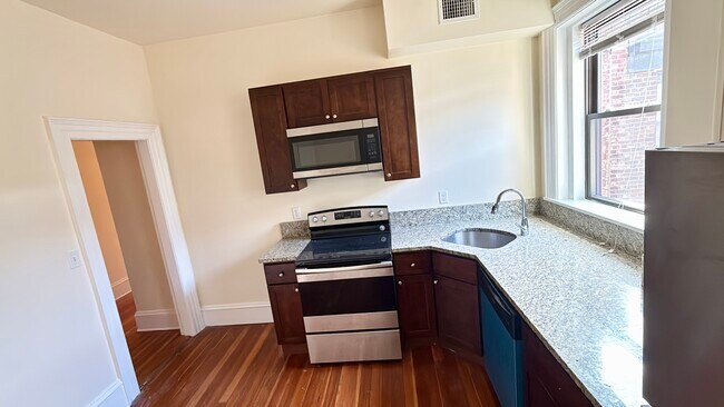 1563 Beacon St Unidad 43A
