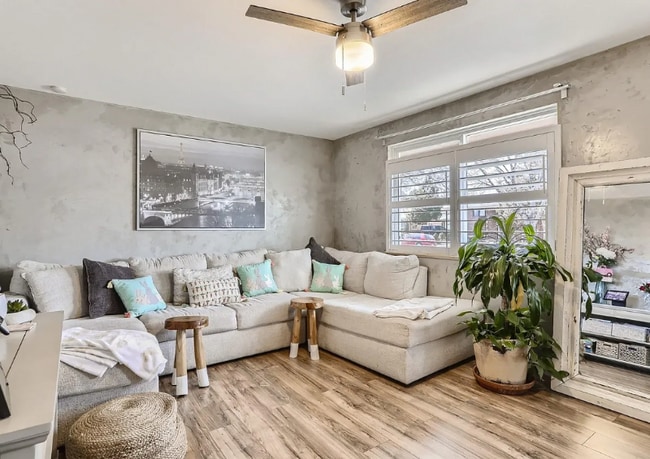 Building Photo - 902 S Ironton St