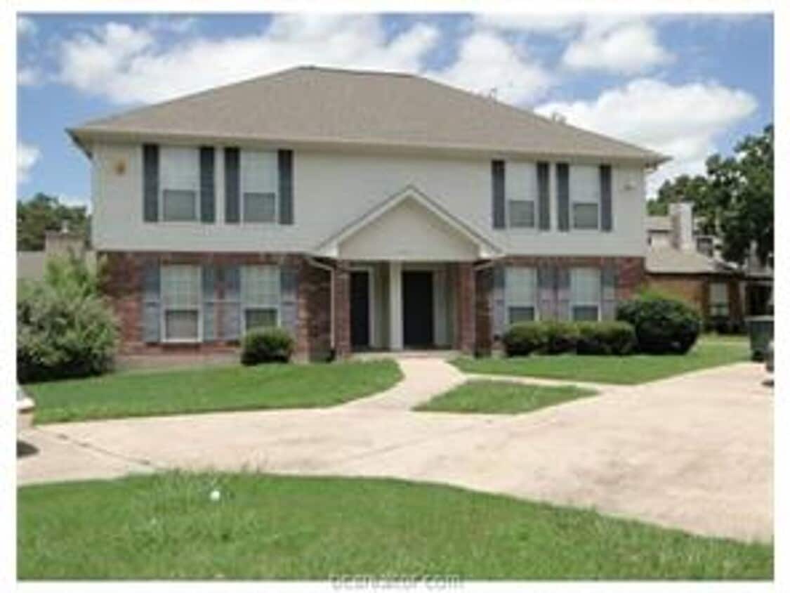 Spacious 3/2 1/2 duplex in convenient loca... - Spacious 3/2 1/2 duplex in convenient loca...