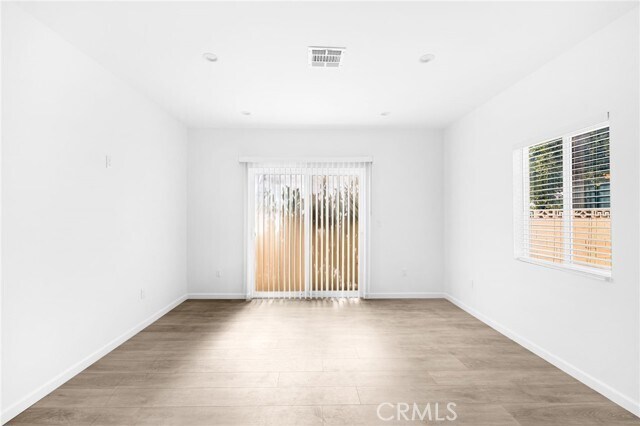 Photo - 7044 White Oak Ave