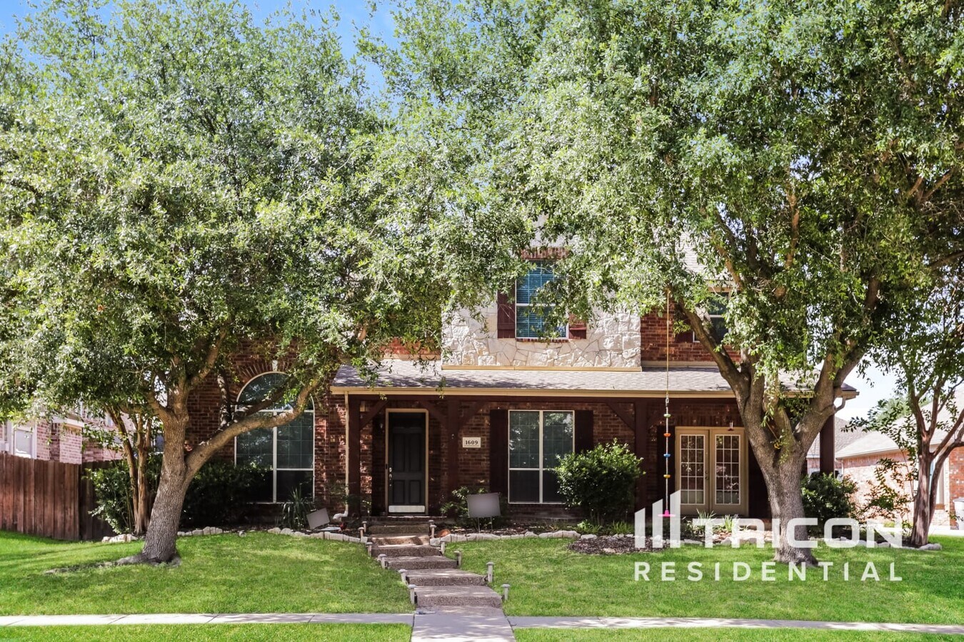 Photo - 1609 Teakwood Dr House