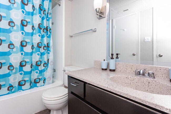 1BR,1BA-804SF - Falls on Clearwood Apartments