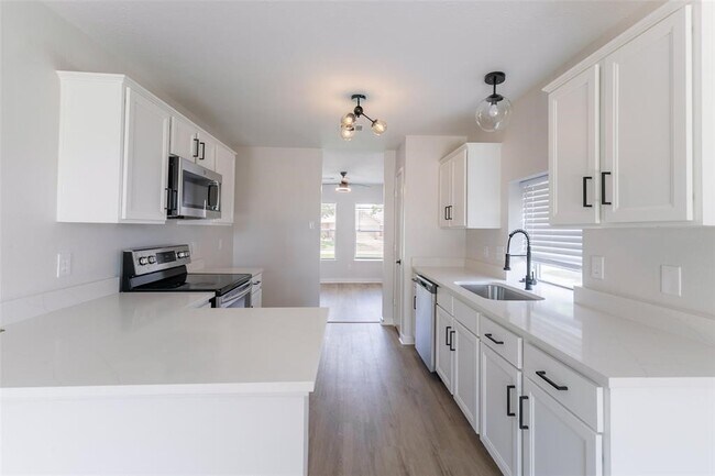 Photo - 16711 Hollow Ridge Dr