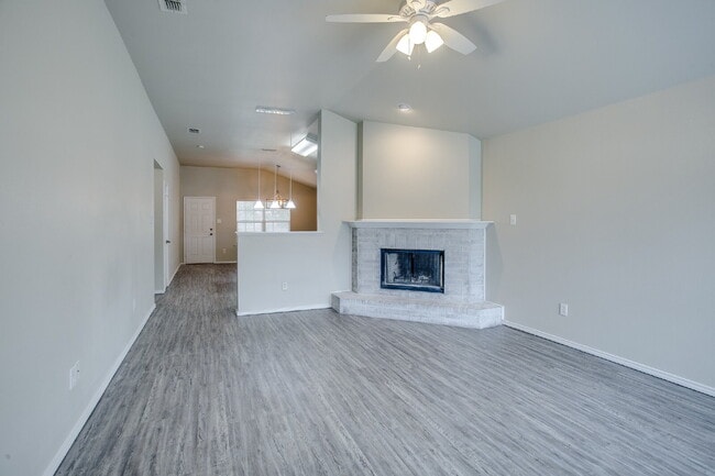 Photo - Large 3/2/2 in South Lubbock!