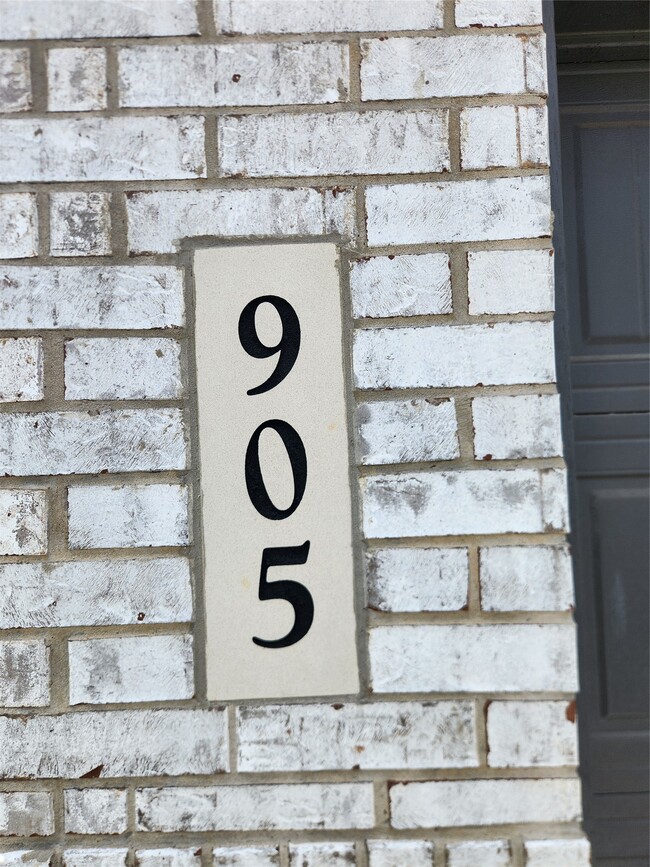Photo - 905 Coperchiata Cir