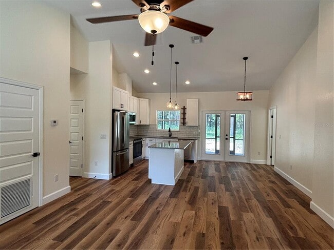 Photo - 346 NW 3rd St