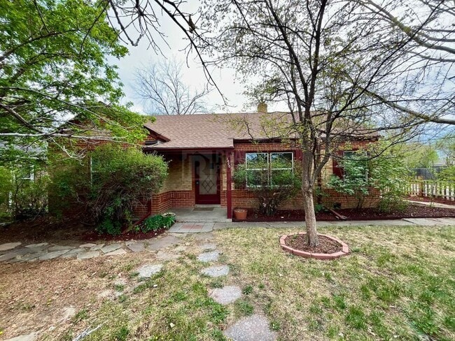 Building Photo - 1400 Willow St