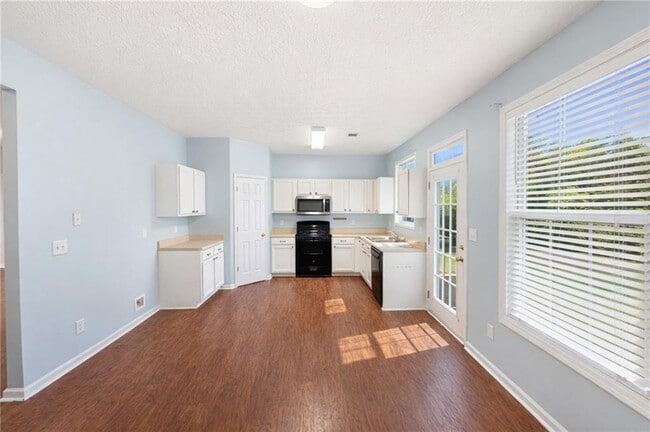 Photo - 3075 Kentmere Dr