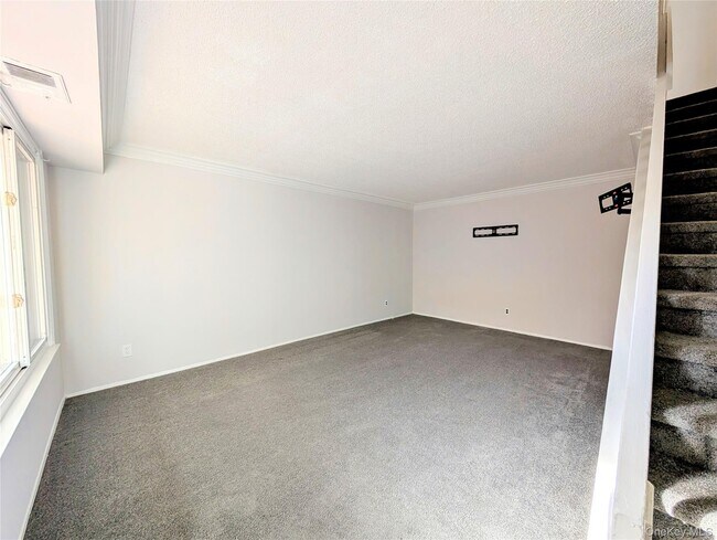 Photo - 216 Springmeadow Dr Unit L