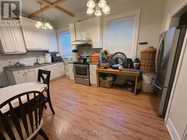 Photo - 432 Charlotte St