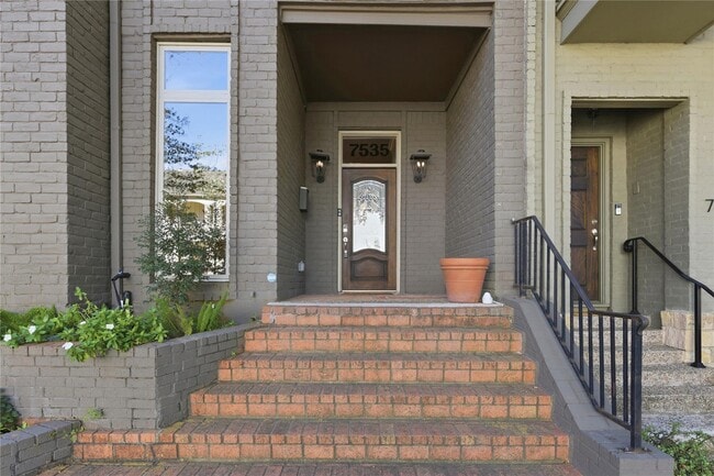 Photo - 7535 Olympia Dr