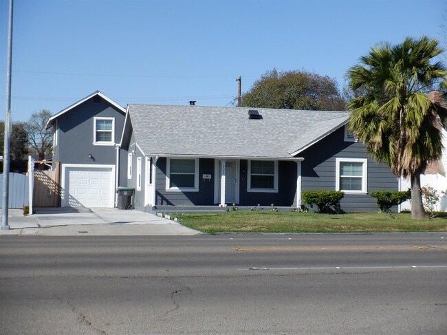 Building Photo - 417 W Swain Rd Rental