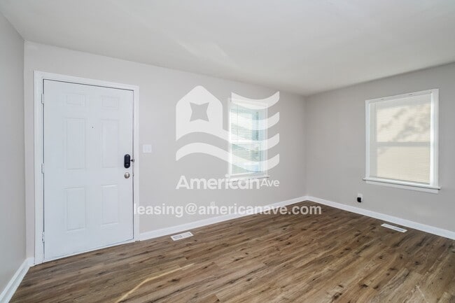 Photo - 2721 Algonquin Pkwy