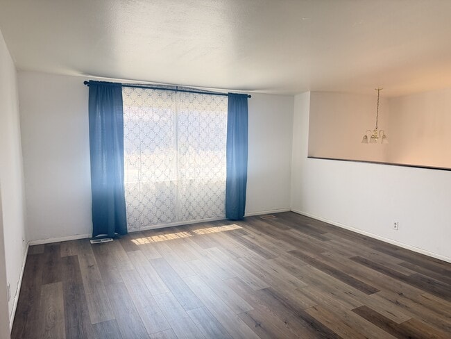 Photo - 589 Oquirrh Ave