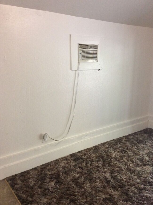 Photo - 247 W 2nd Ave Unit 247 (Back House)