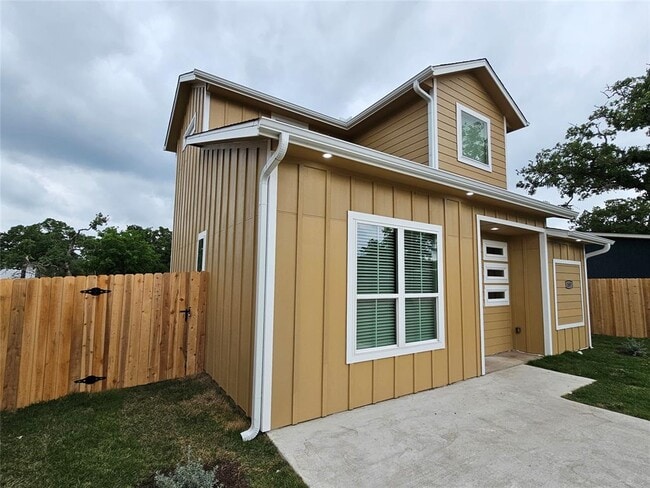 Photo - 169 Chickasaw