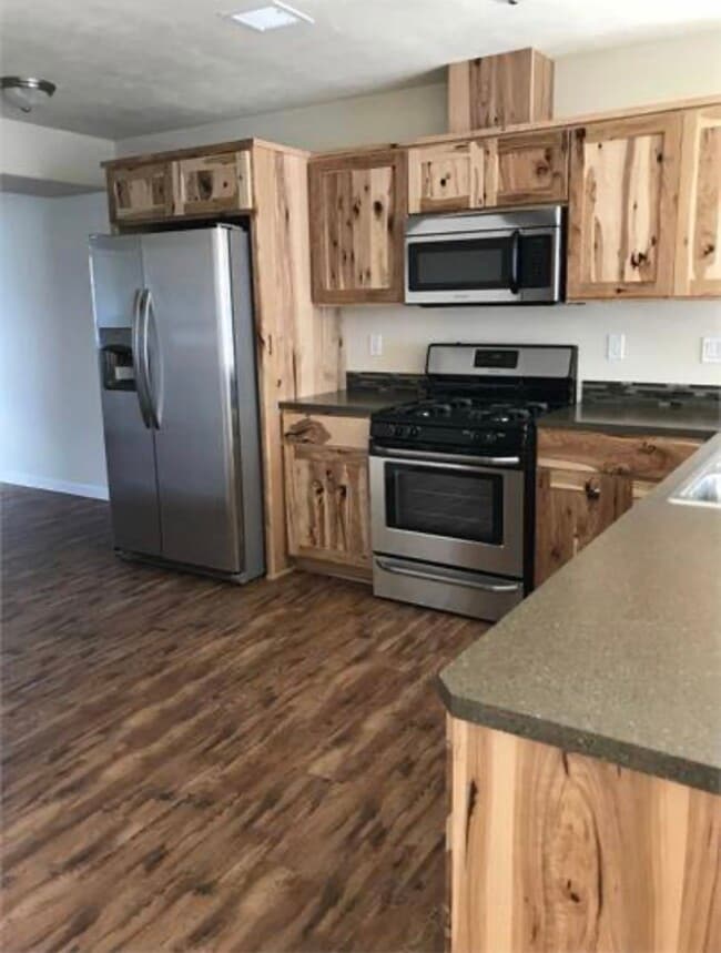 Photo - 1122 Hourglass Ln