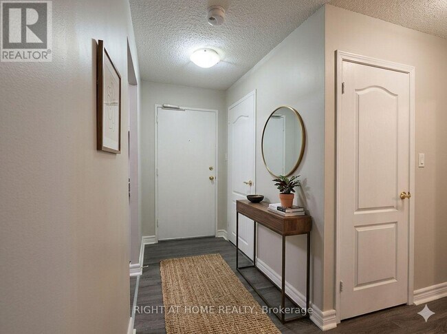 Photo - 936 Glen St Unit 208