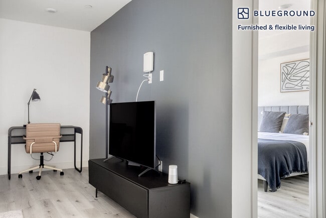 Photo - 11701 Gateway Blvd Unidad GO FL5-ID1105